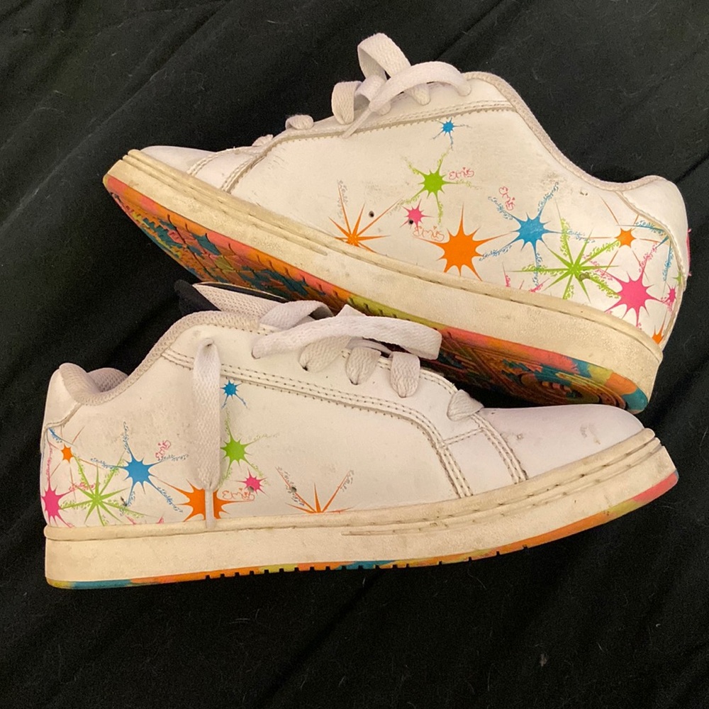 Enties tennis shoes